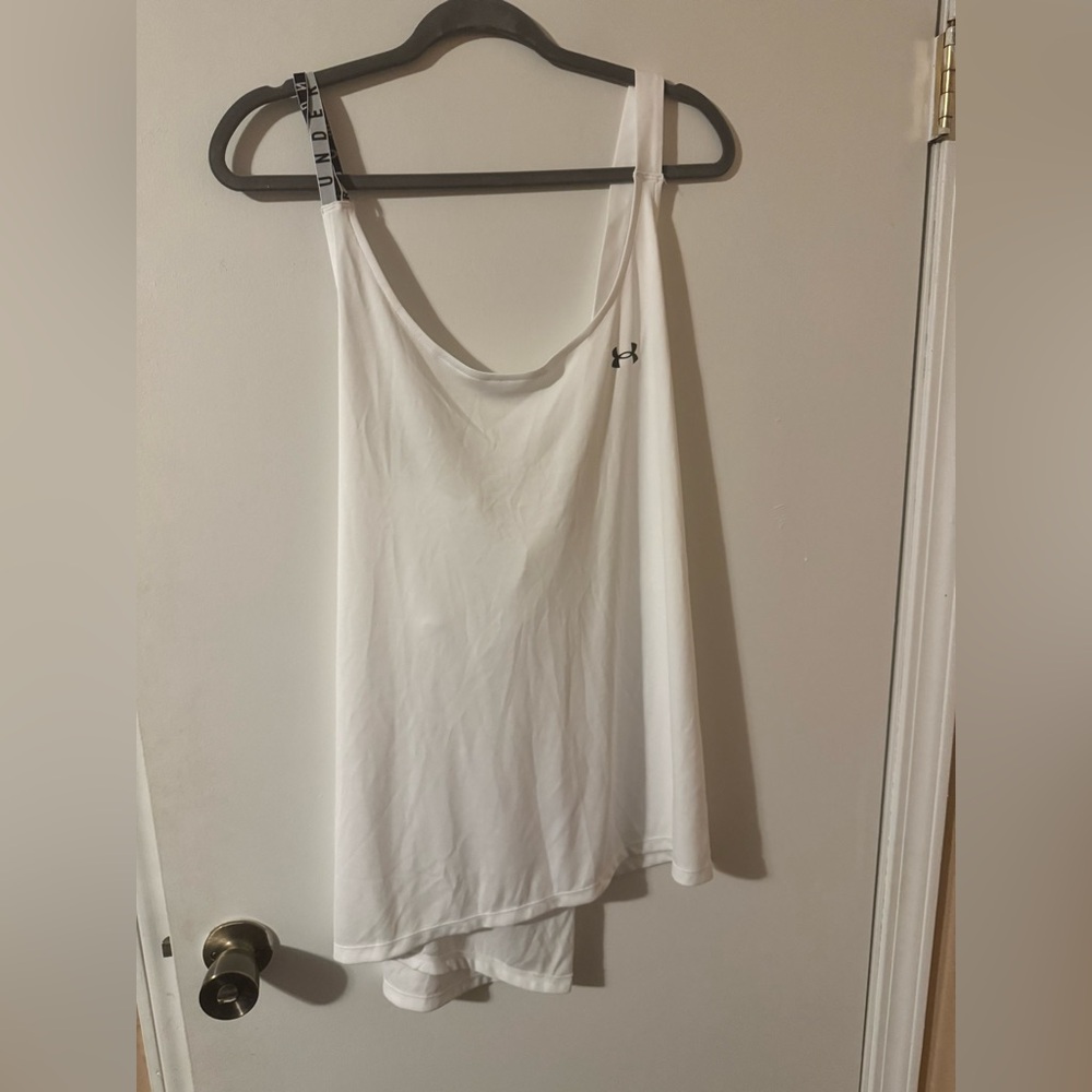 UNDER ARMOUR WHITE CROSSBACK LOOSE TANK PLUS ATHLETIC